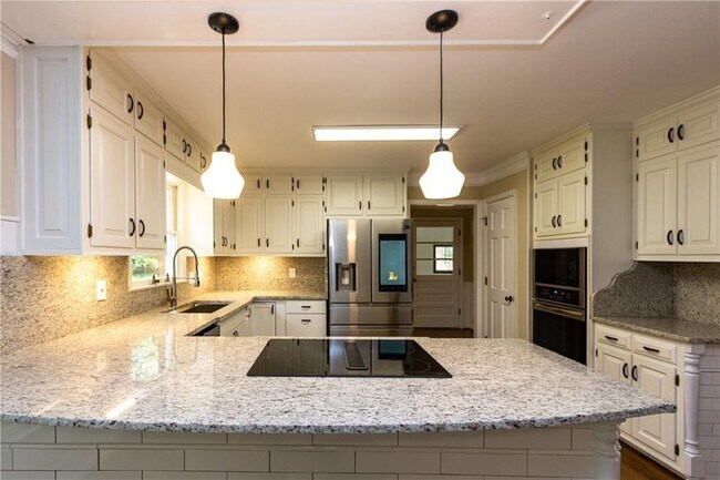 Building Photo - 1365 Timberland Dr