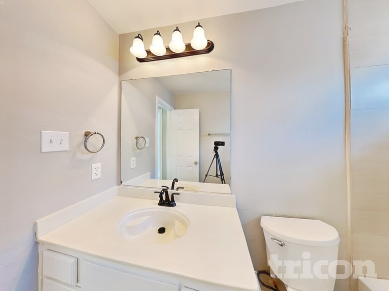 Building Photo - 1533 Mill Creek Dr