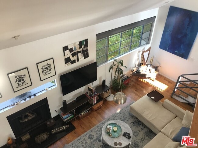 Building Photo - 1015 Marine St