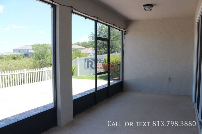 Building Photo - 33163 Sand Creek Dr