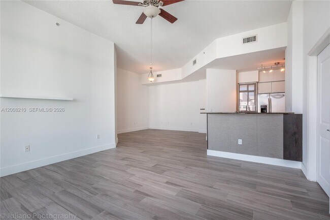 Building Photo - 7900 Harbor Island Dr