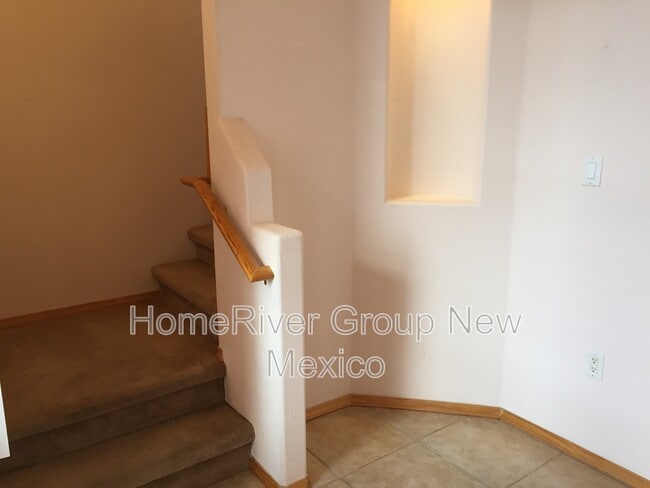Building Photo - 828 Kipuka Dr NW