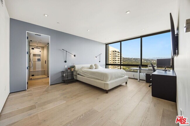 Building Photo - 10350 Wilshire Blvd