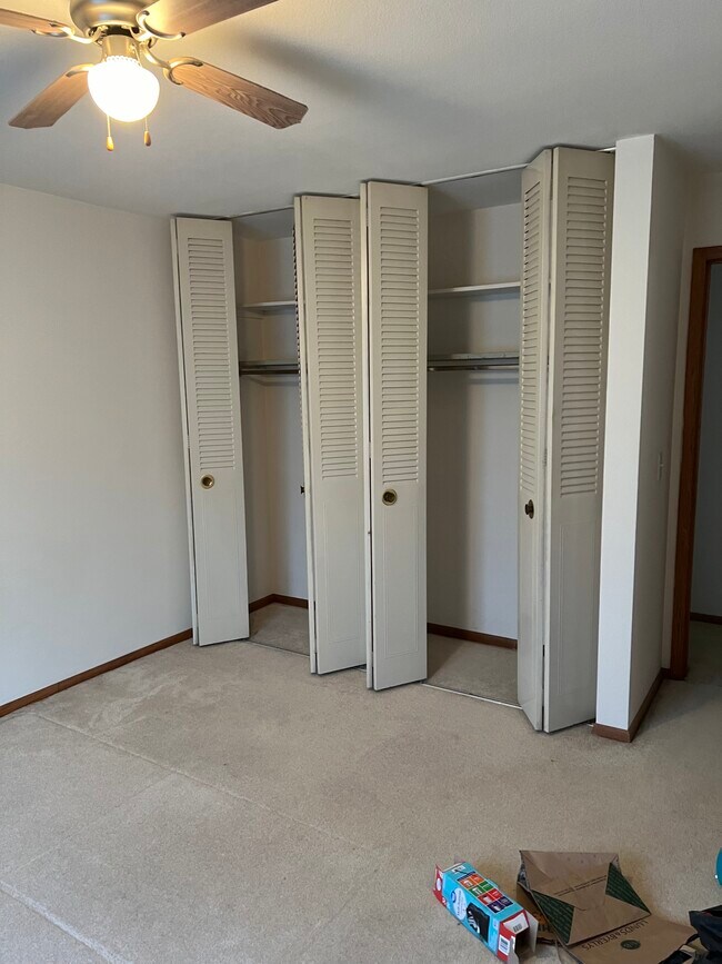 Building Photo - 529 17th Ave N