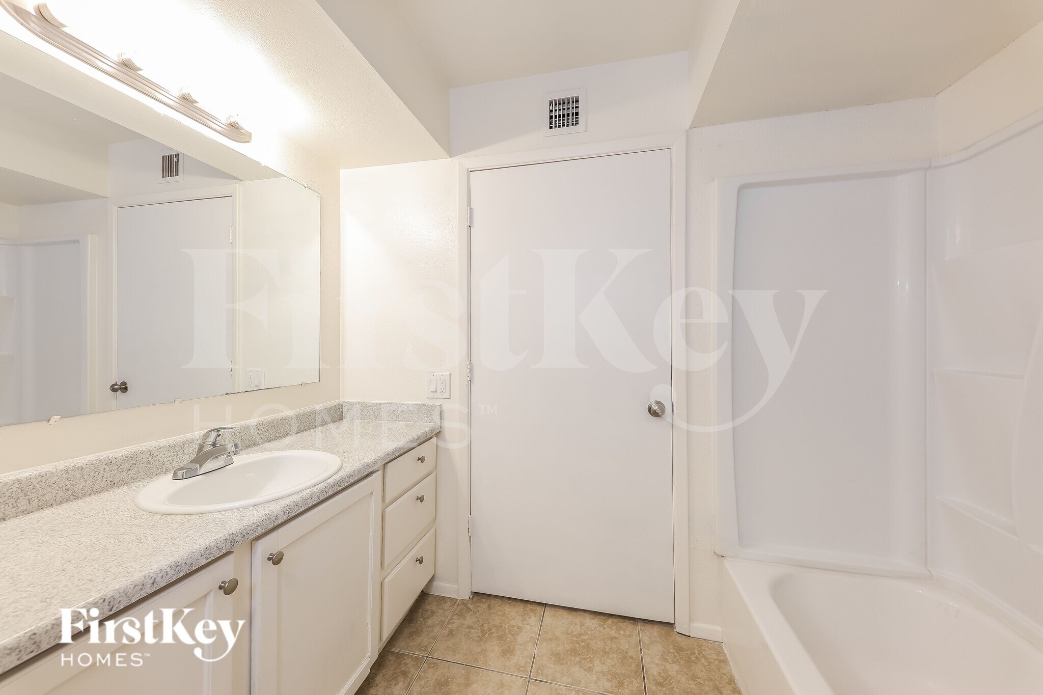 Building Photo - 3816 W Northern Ave