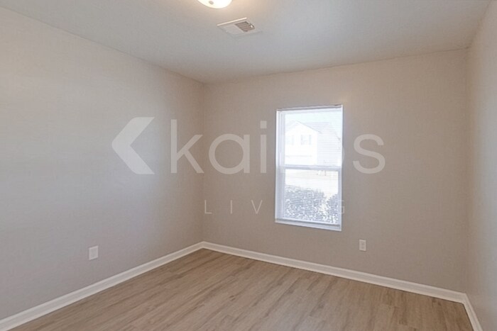 Building Photo - 102 Amber Mill Cir