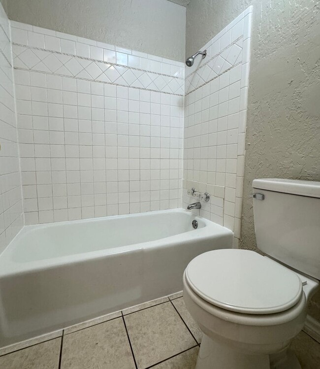 Building Photo - 1205 NW Euclid Ave