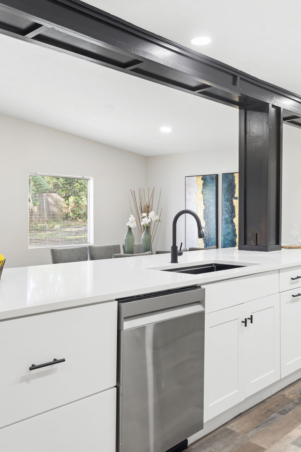 Building Photo - 505 Lake Shore Dr