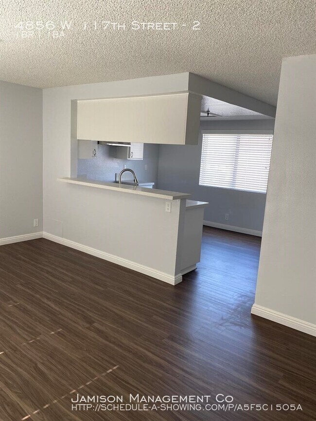 Building Photo - 4856 W 117th St