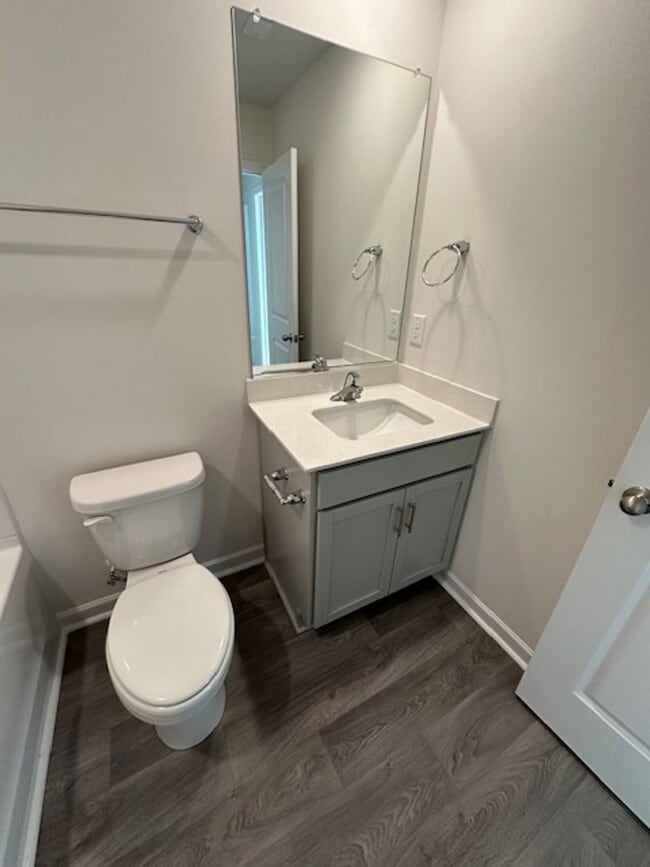 Building Photo - Graham