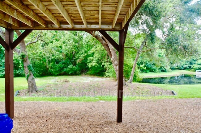 Building Photo - 1402 Hamlin Park Cir