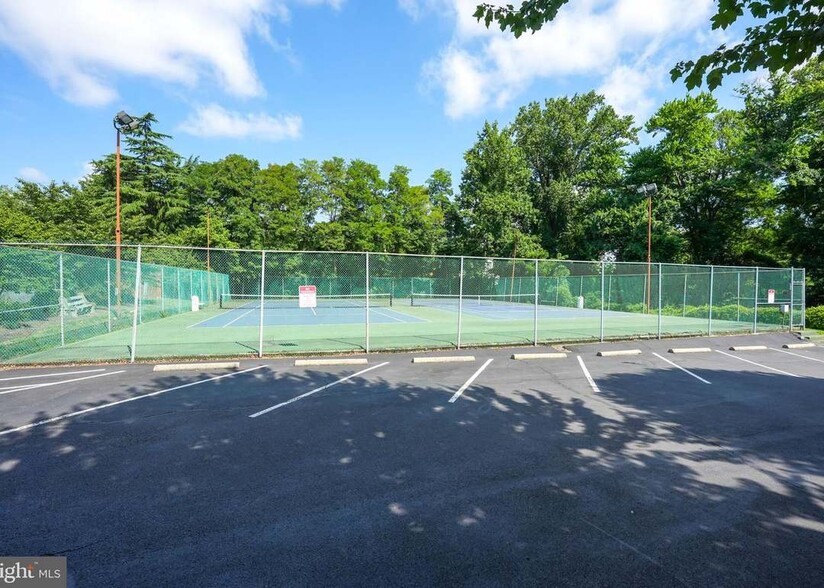 Building Photo - 7600 Tremayne Pl