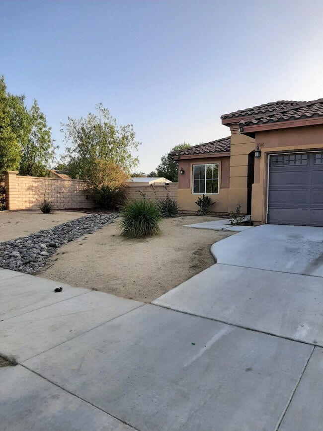 Building Photo - 1060 Indiangrass Dr