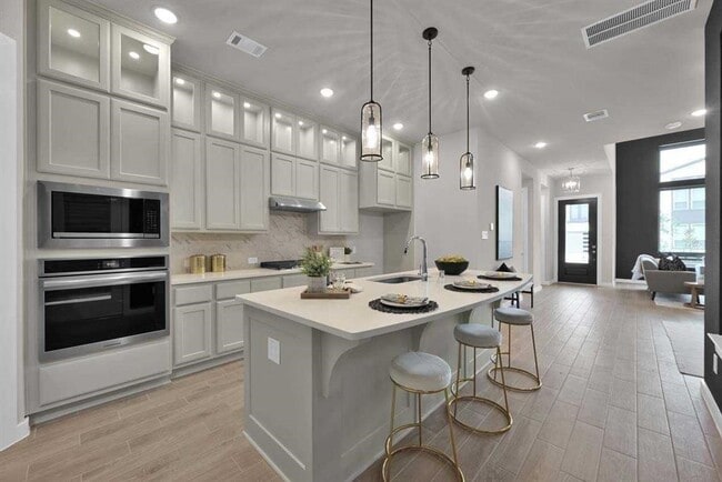 Building Photo - 16630 Lake Austin St