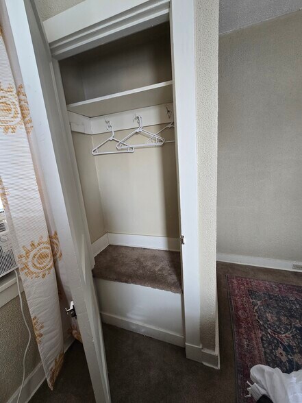 Building Photo - 6501 Deary St