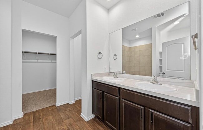 Building Photo - 21170 Alder Oaks Dr