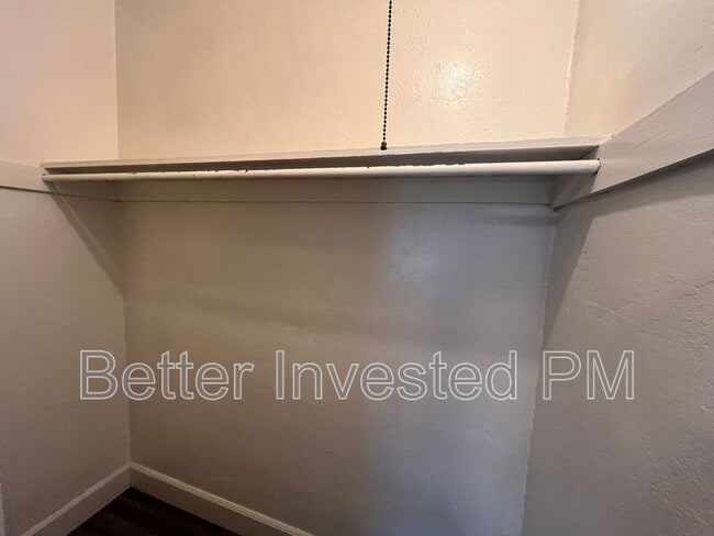 Building Photo - 530 Talmage Rd