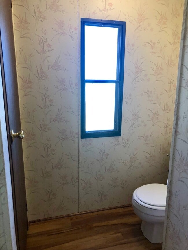 Building Photo - MOVE-IN READY! NO HUD OR SECTION 8