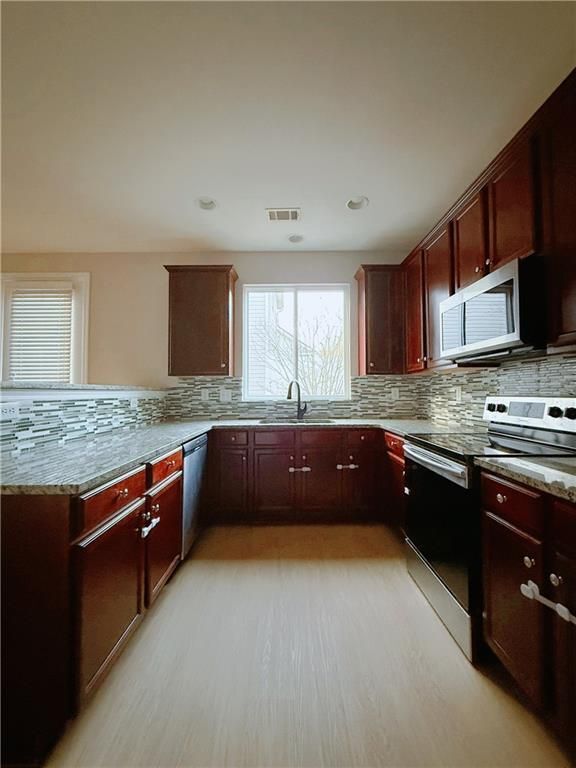 Building Photo - 3998 Cutler Donahoe Way