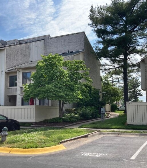 Building Photo - 10260 Ridgeline Dr