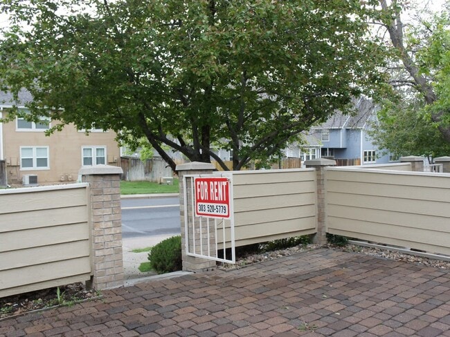 Building Photo - 7776 W 90th Dr