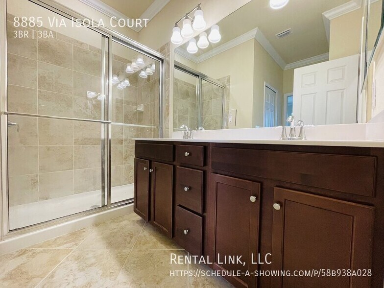 Building Photo - 8885 Via Isola Court
