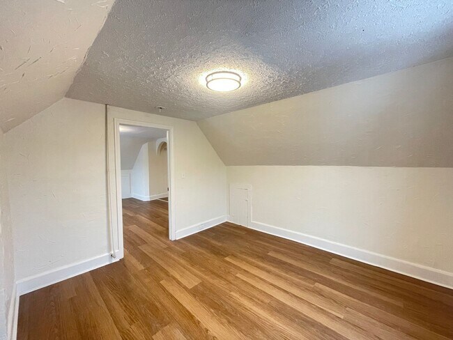 Building Photo - 33 Malvern St