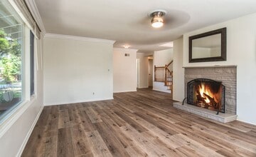 Building Photo - Classic Newport Beach 3 Bed Single Family Home With Yard