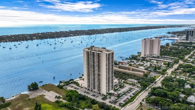 Building Photo - 5600 N Flagler Dr