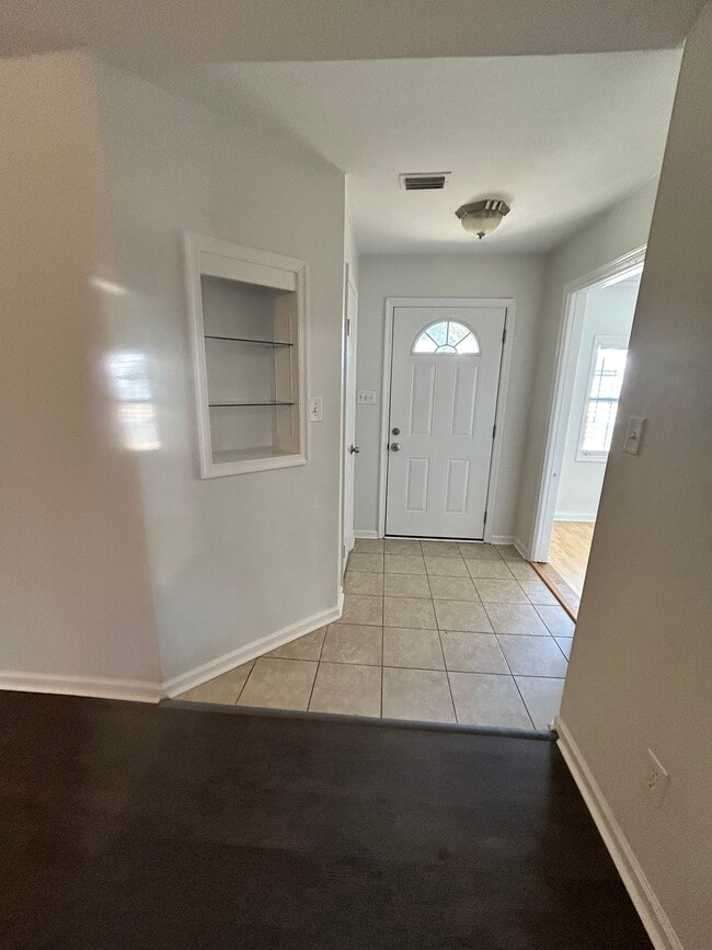 Building Photo - 1889 Eunice Ct