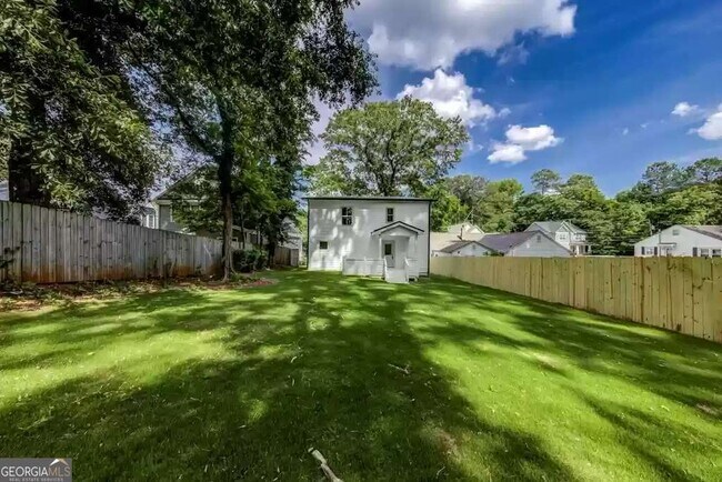Building Photo - 253 Lamon Ave SE