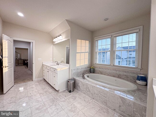 Building Photo - 41523 Cross Canter Dr