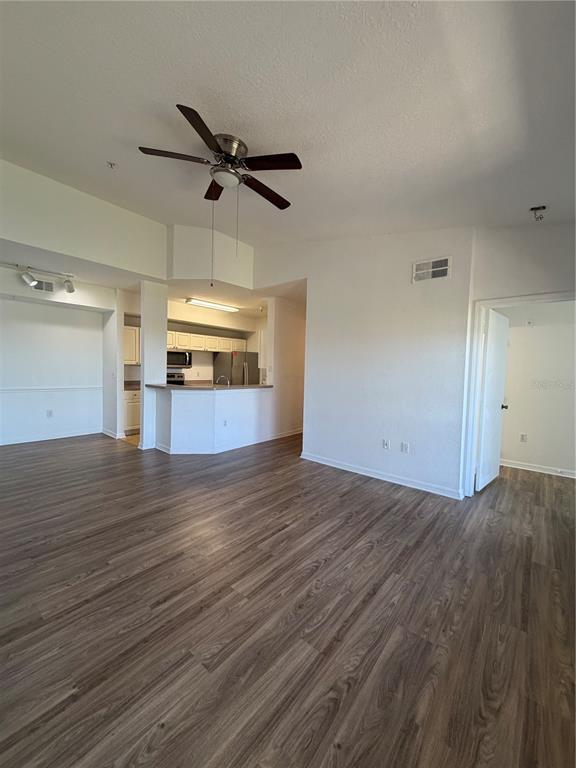 Building Photo - 5542 Metrowest Blvd