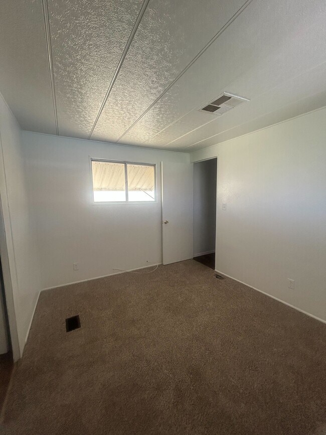 Building Photo - 3601 E Wyoming Ave