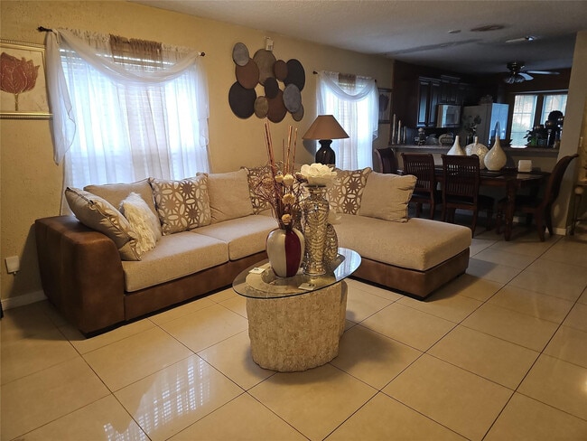 Building Photo - 189 Plumage Ln