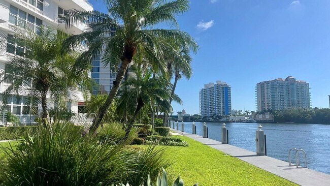 Building Photo - 888 Intracoastal Dr