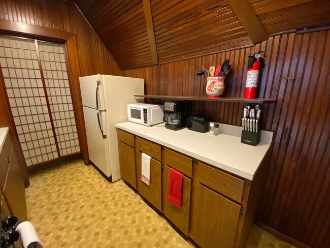 Building Photo - 2632 Wellington Rd