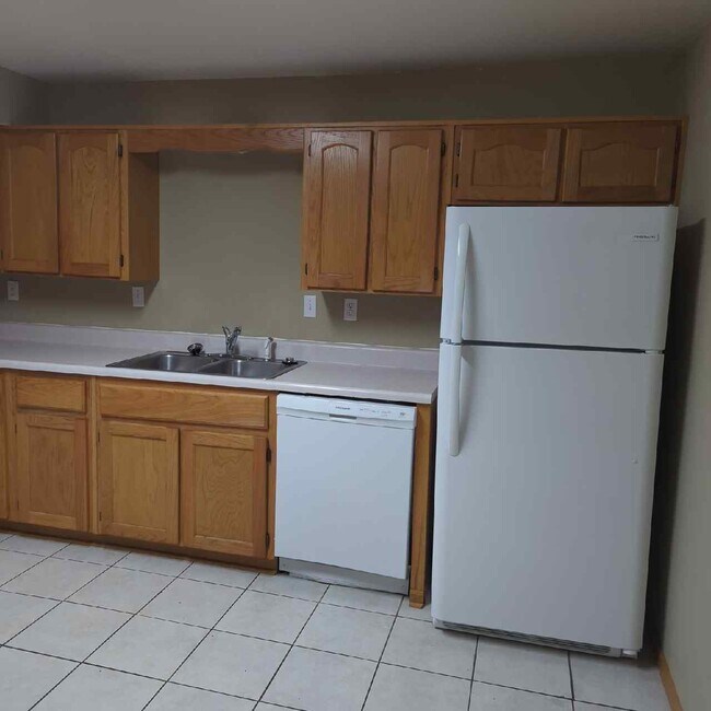 Building Photo - 408 Ming St