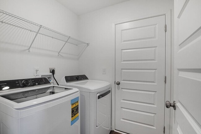 Building Photo - 813 Ashford Dr
