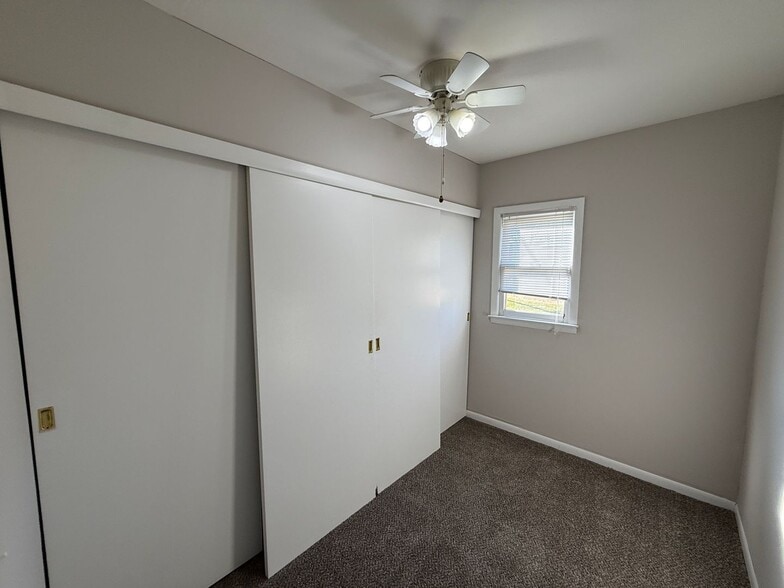 Building Photo - 1435 Viola Ave