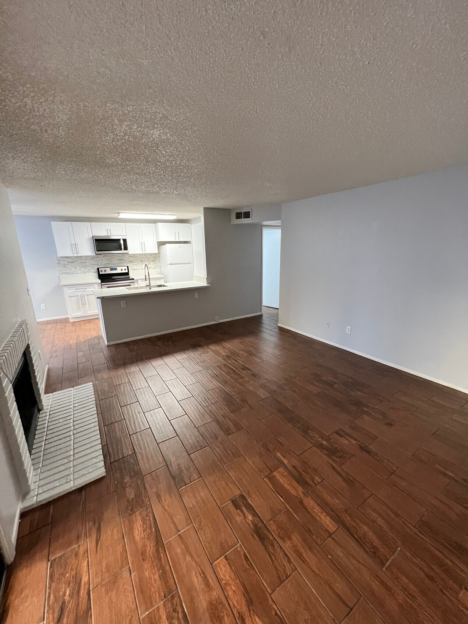 Building Photo - 5236 W Peoria Ave