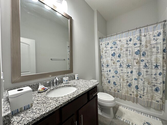 Building Photo - Fully Furnished, Stunning 4/4, Available I...