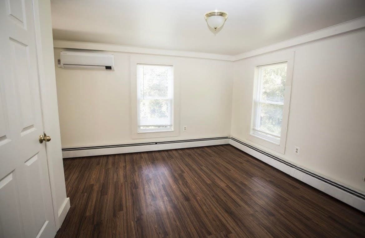 Bedroom 1 - 21 Meadow St