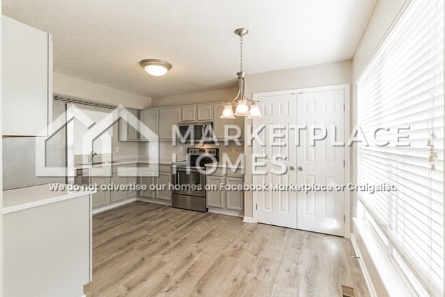 Building Photo - 3045 Republic Way