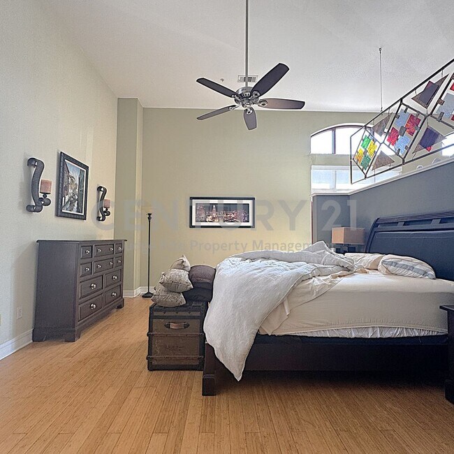 Building Photo - 1/1.5 West Village Urban Loft in Dallas for Rent!