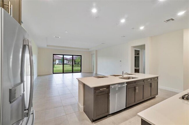 Building Photo - 11785 Waterway Cir