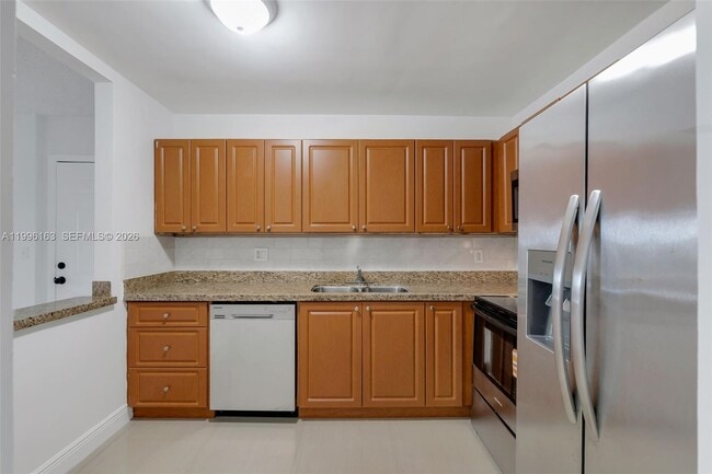 Building Photo - 6130 W 19th Ave