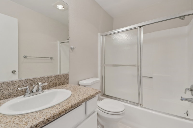 Building Photo - 700 E Cedar Ave