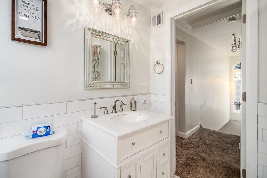 Building Photo - 334 S Wisconsin Ave