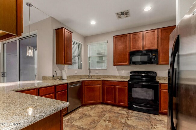 Building Photo - 955 S Henry Ln